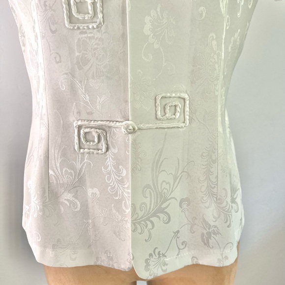 NWOT Vintage Asian Chinese White Floral Classic Minimalist Button Up Neutral Top - Picture 3 of 10